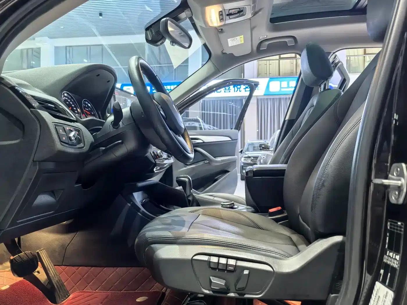 BMW X1 2019 sDrive20Li Leading Edition — миниатюра 9
