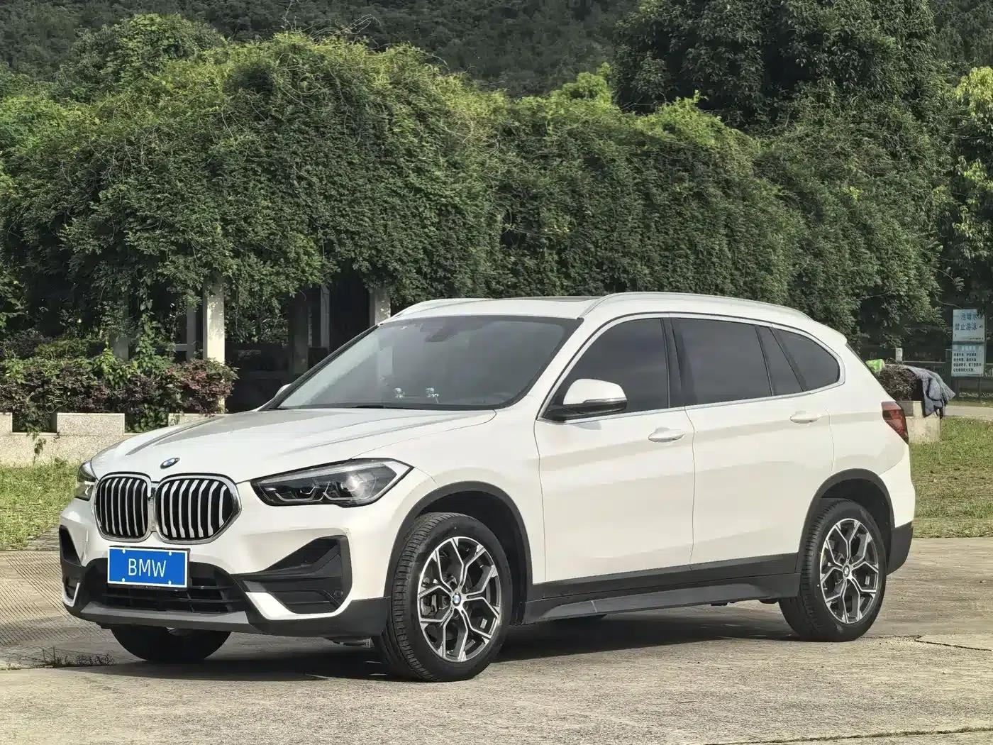 BMW X1 2022 sDrive25Li Leading Edition — миниатюра 1