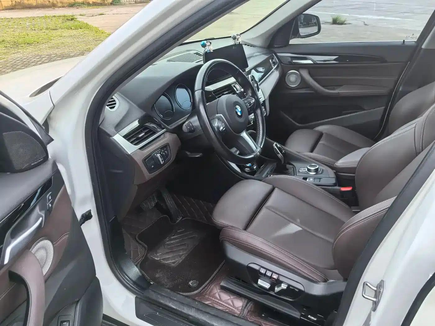 BMW X1 2022 sDrive25Li Leading Edition — миниатюра 4