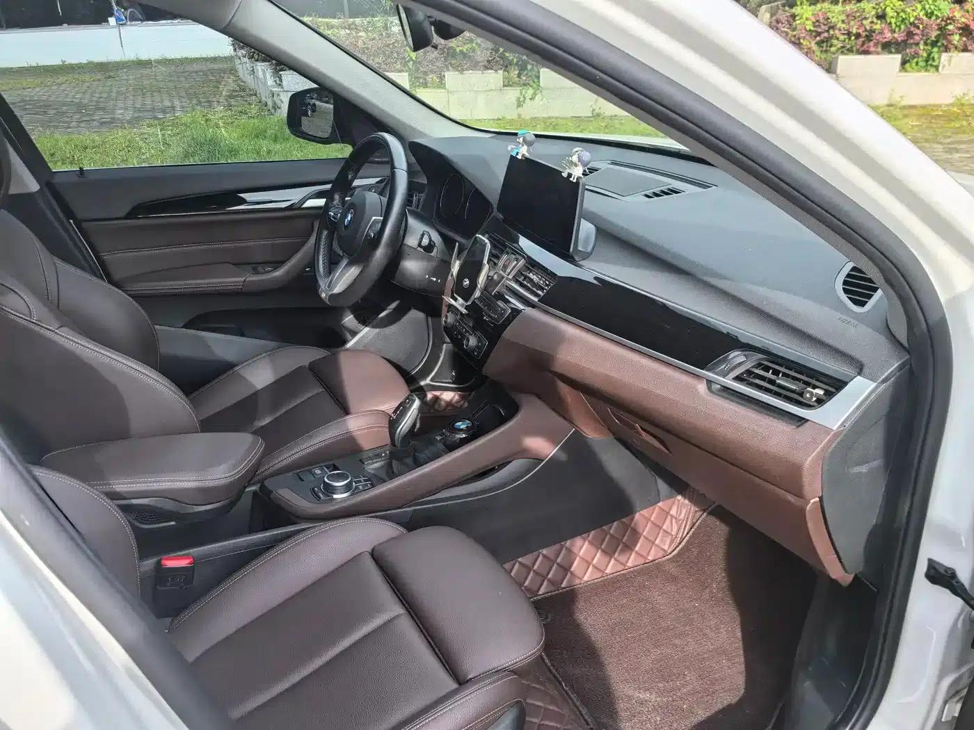 BMW X1 2022 sDrive25Li Leading Edition — миниатюра 7