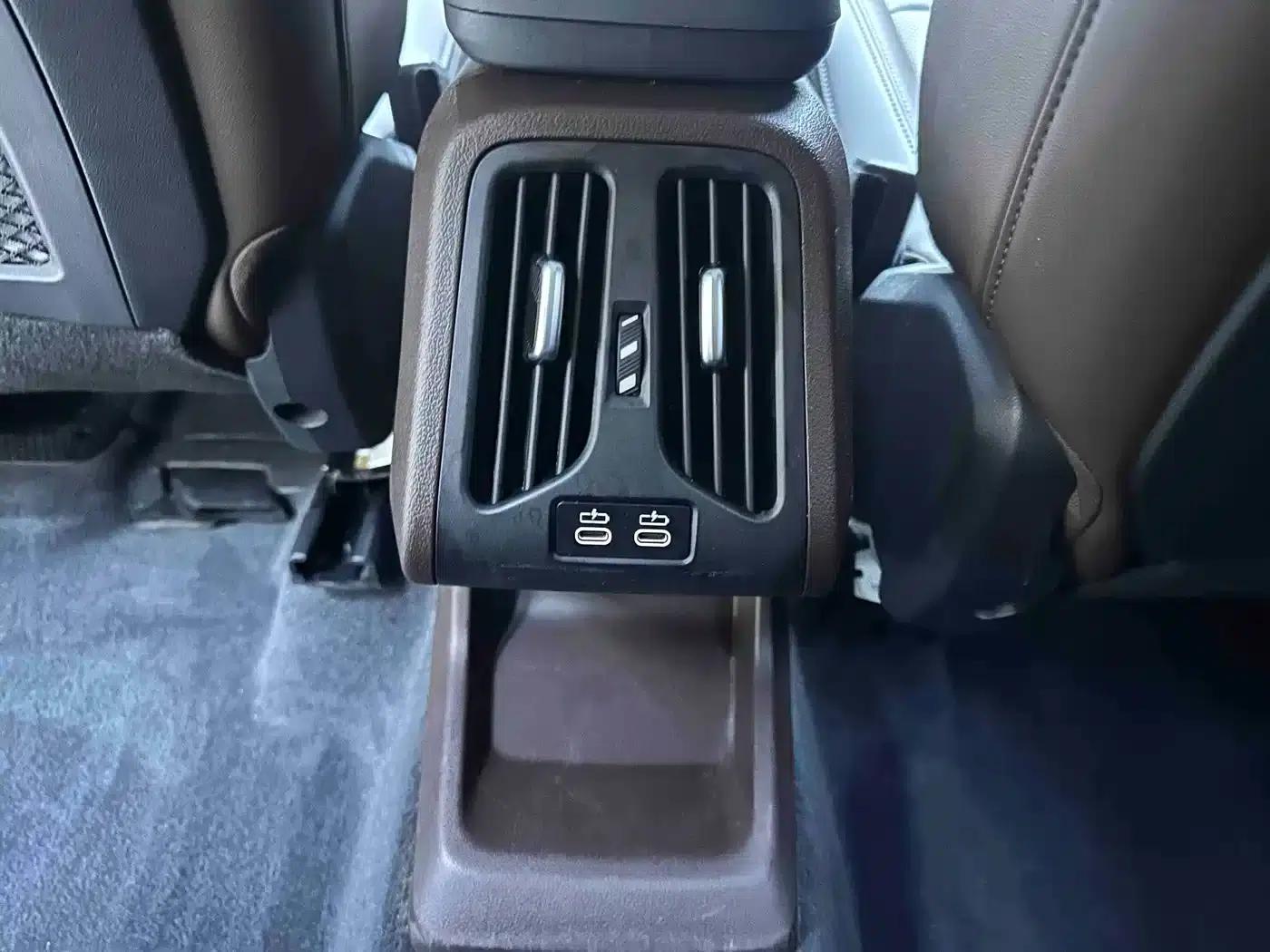 2023 BMW X1 sDrive20Li X Design Package — миниатюра 15