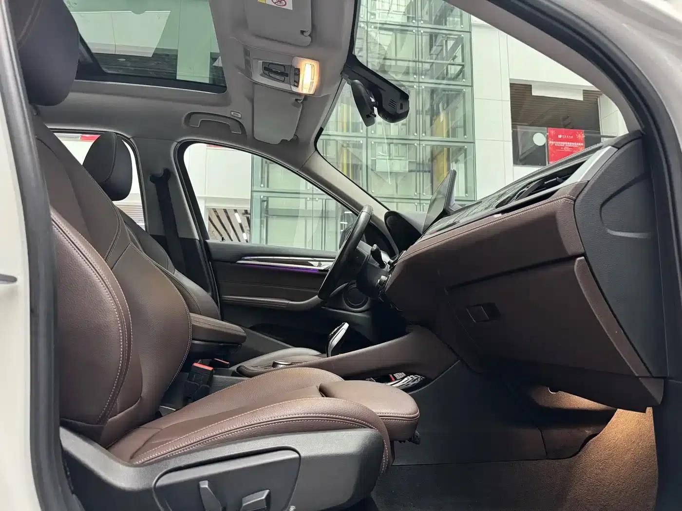 BMW X1 2020 xDrive25Li Premium — миниатюра 17