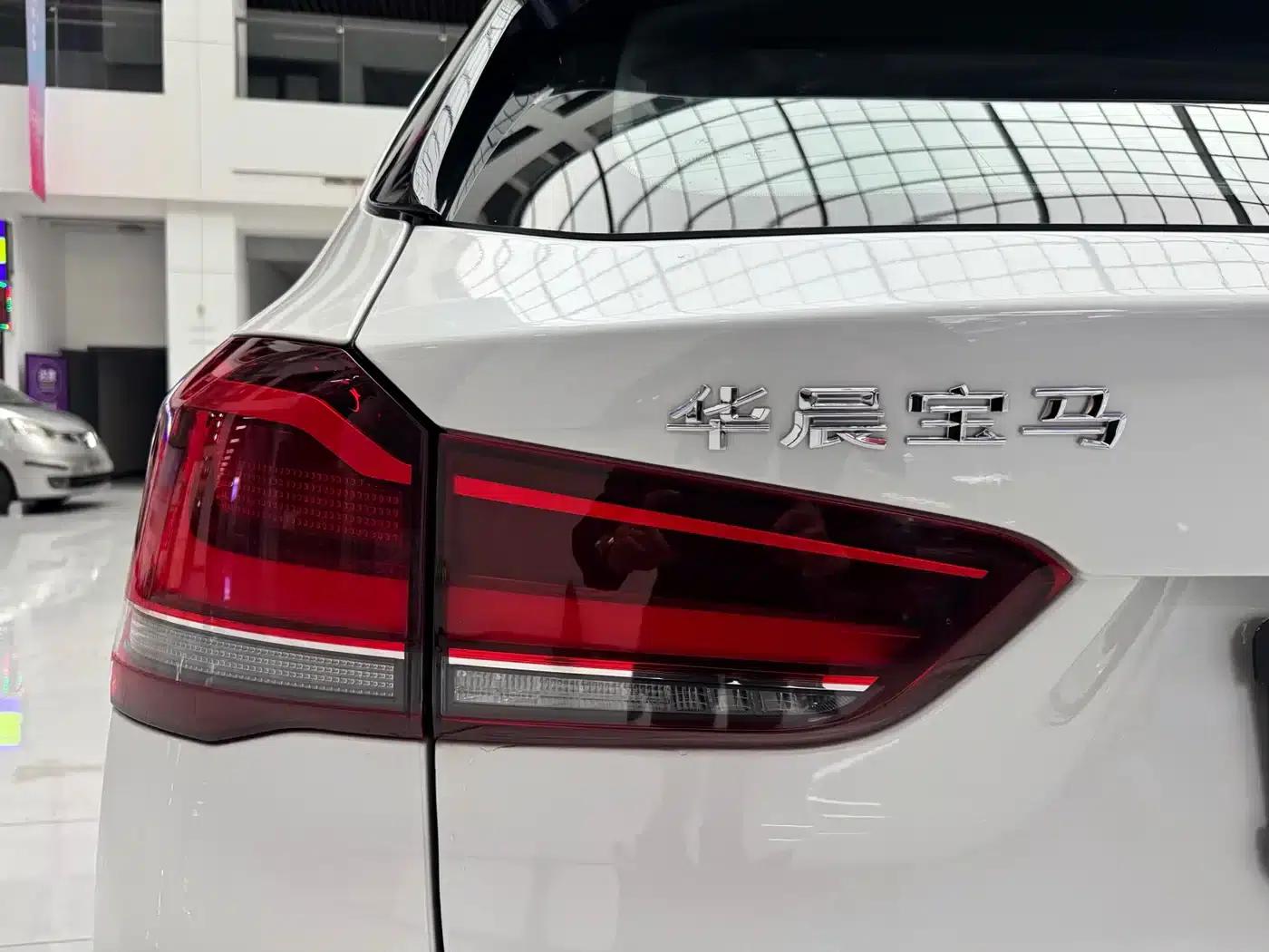 BMW X1 2020 xDrive25Li Premium — миниатюра 22