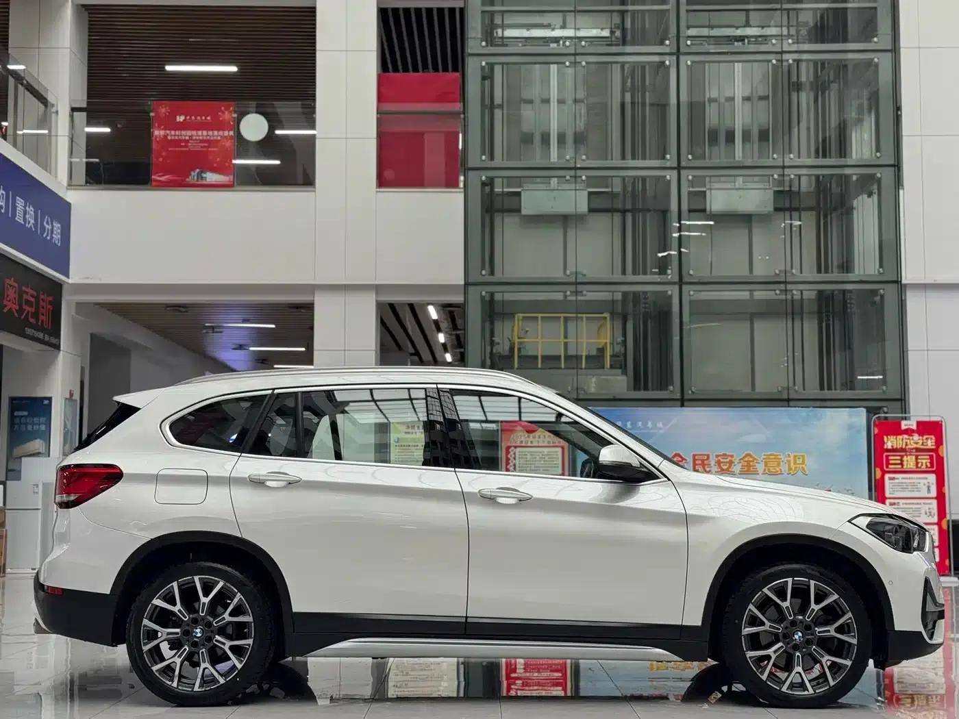 BMW X1 2020 xDrive25Li Premium — миниатюра 7