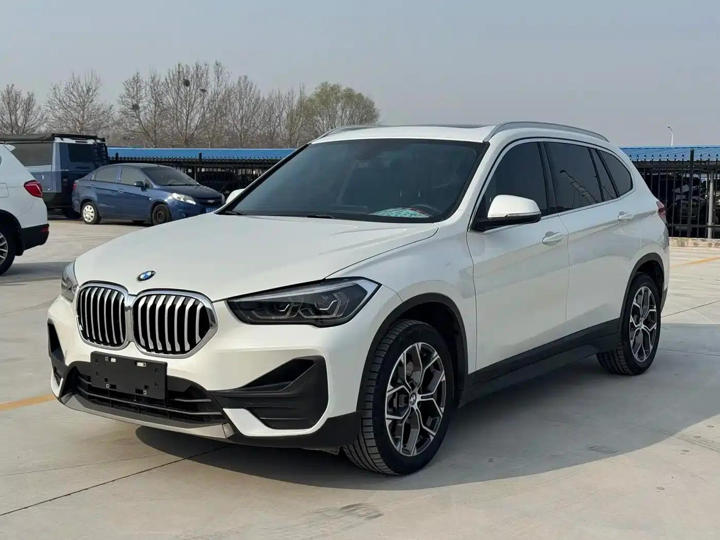 BMW X1 2021 sDrive25Li Leading Edition — миниатюра 1