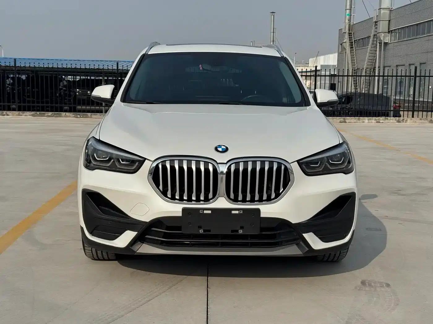 BMW X1 2021 sDrive25Li Leading Edition — миниатюра 2