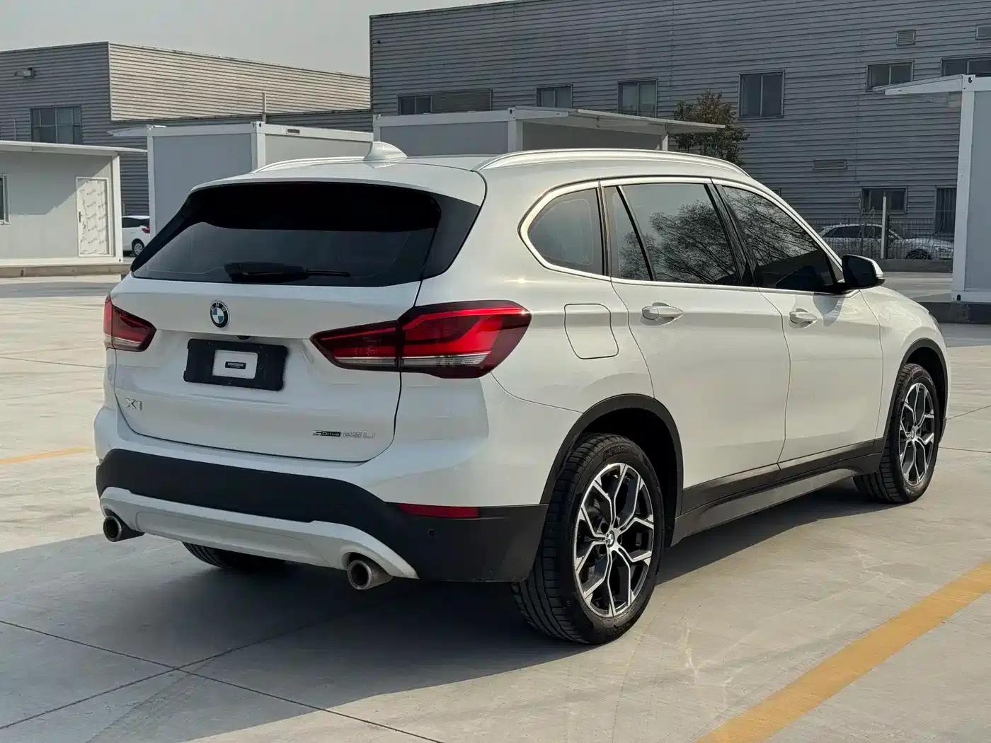 BMW X1 2021 sDrive25Li Leading Edition — миниатюра 4