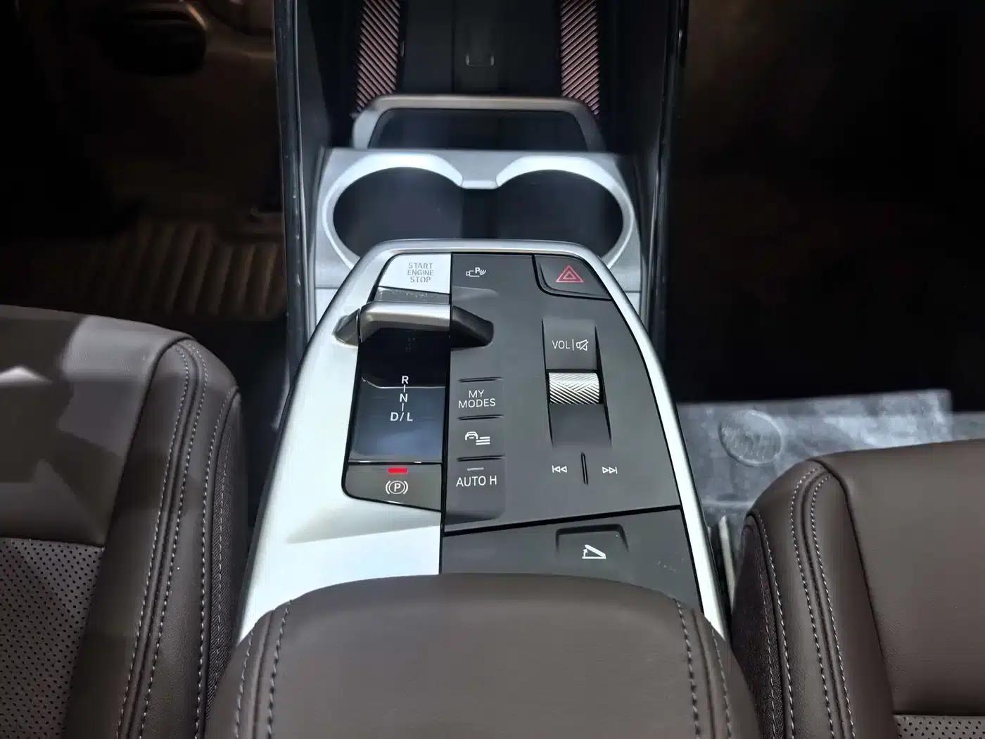 BMW X1 2025 sDrive25Li X Design Package — миниатюра 7