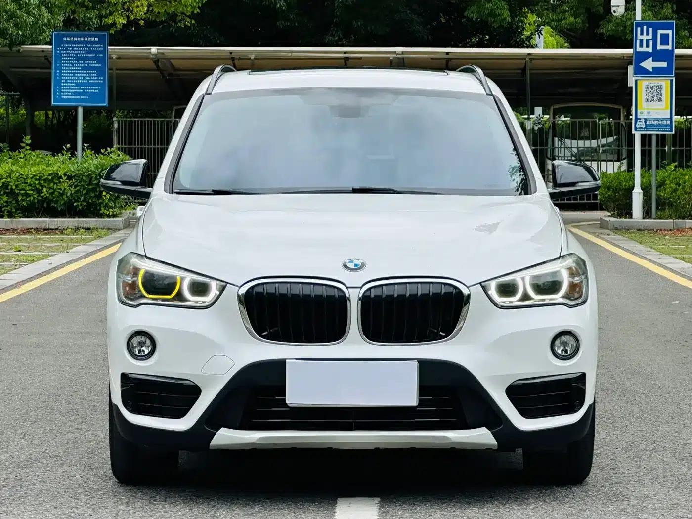 BMW X1 2016 sDrive20Li Luxury — миниатюра 2