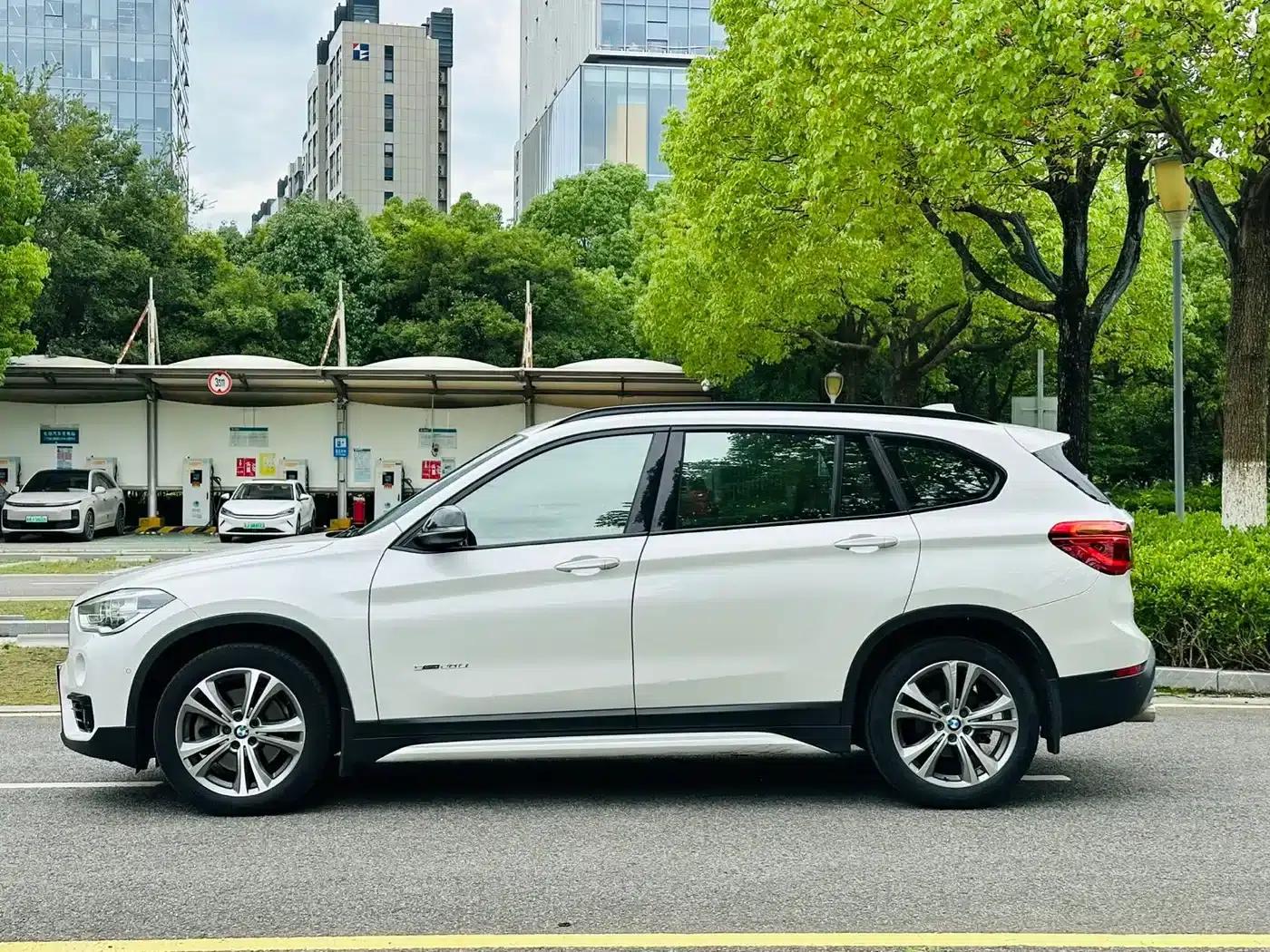 BMW X1 2016 sDrive20Li Luxury — миниатюра 3