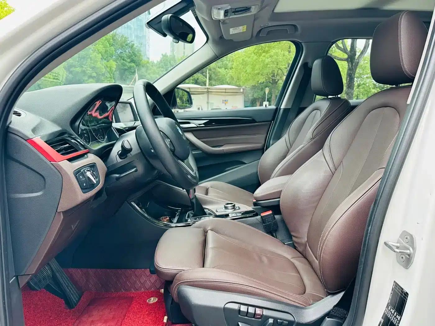 BMW X1 2016 sDrive20Li Luxury — миниатюра 4