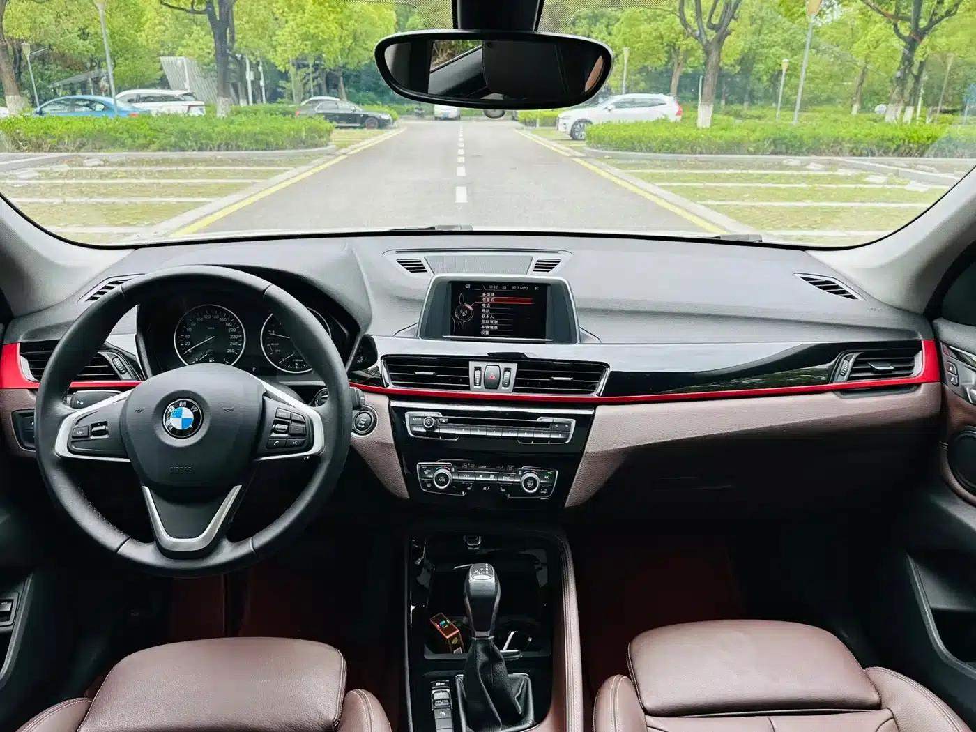BMW X1 2016 sDrive20Li Luxury — миниатюра 8