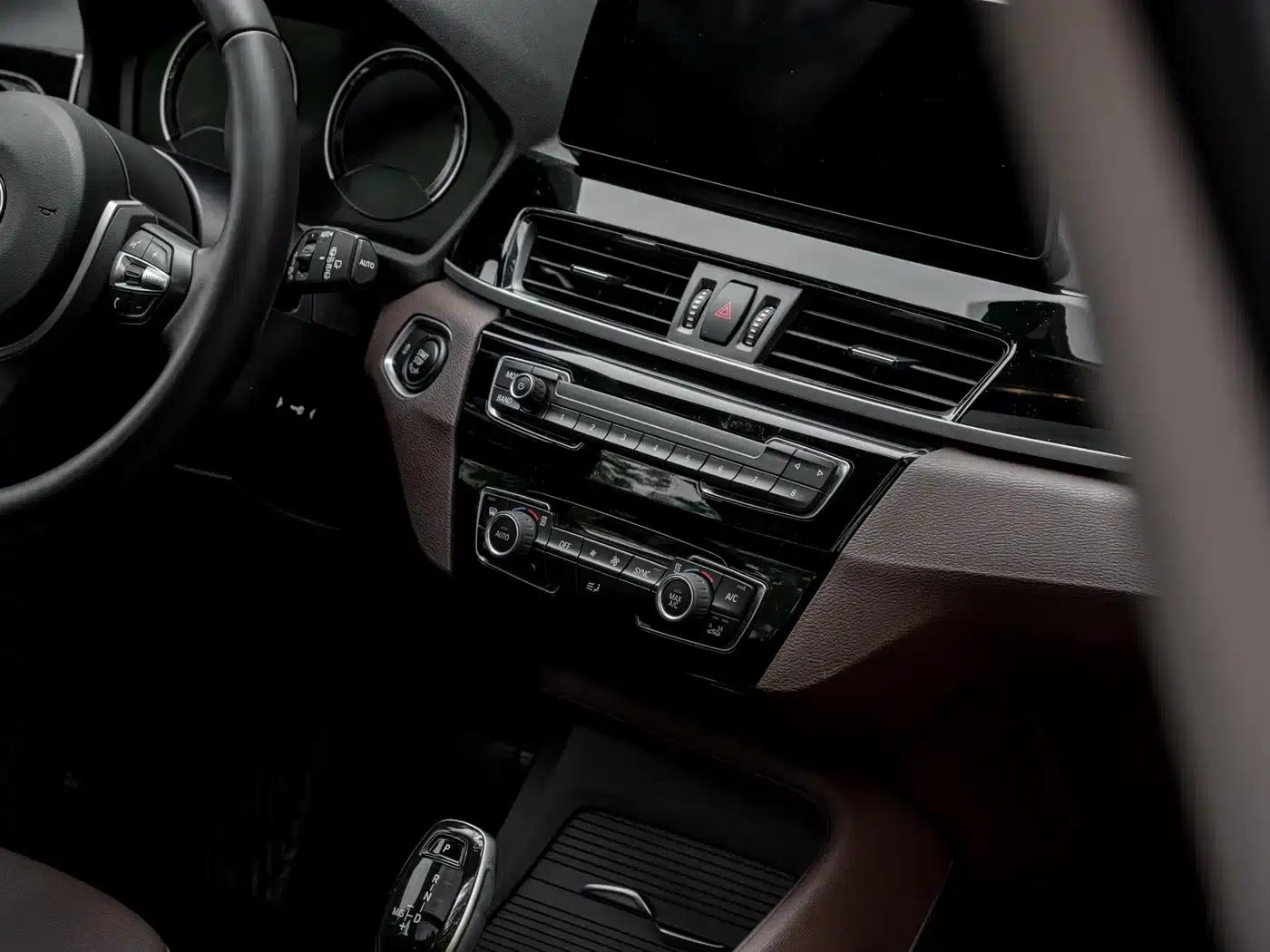 BMW X1 2021 sDrive25Li Leading Edition — миниатюра 14
