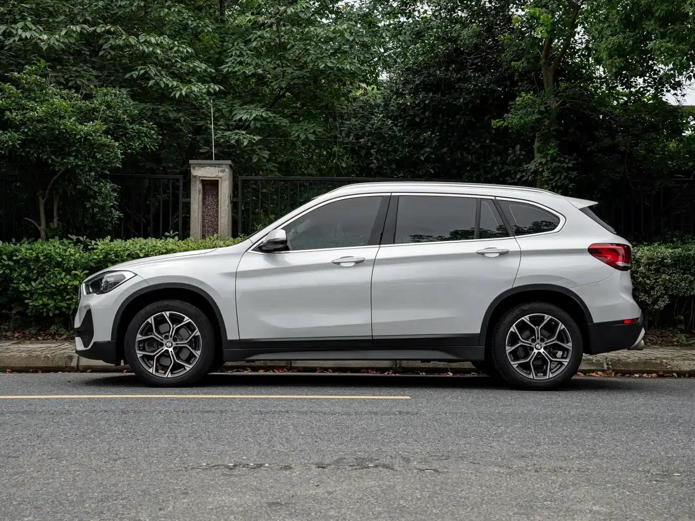 BMW X1 2021 sDrive25Li Leading Edition — миниатюра 3