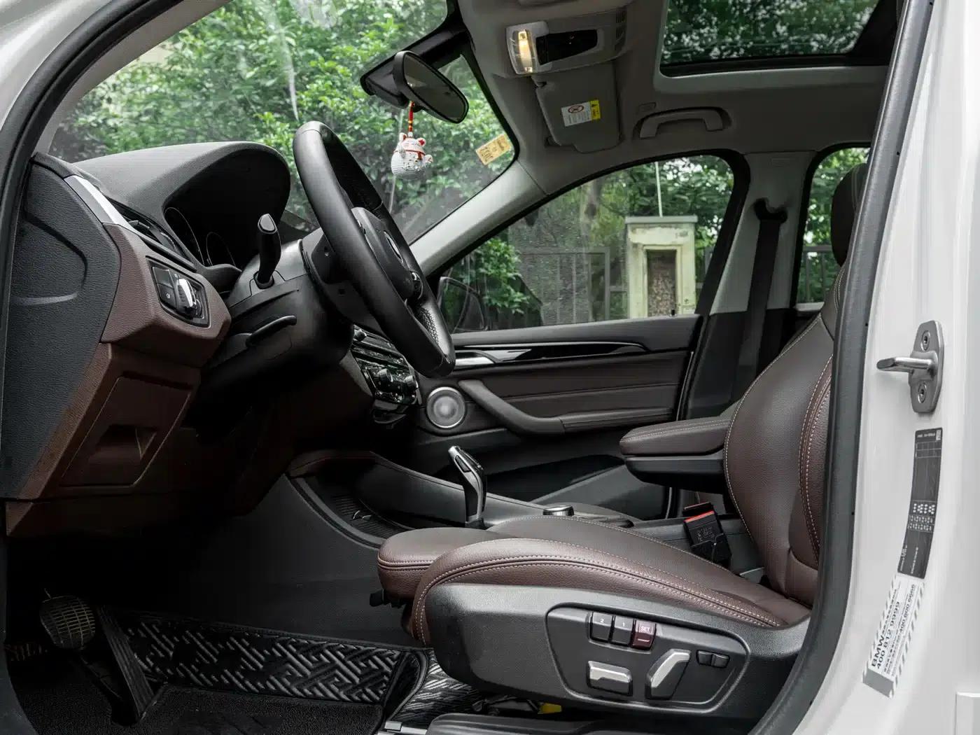 BMW X1 2021 sDrive25Li Leading Edition — миниатюра 7