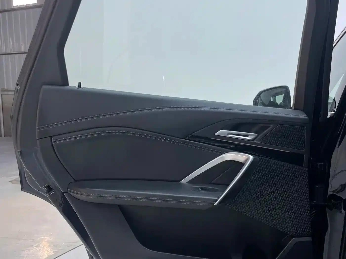2023 BMW X1 sDrive20Li X Design Package — миниатюра 11