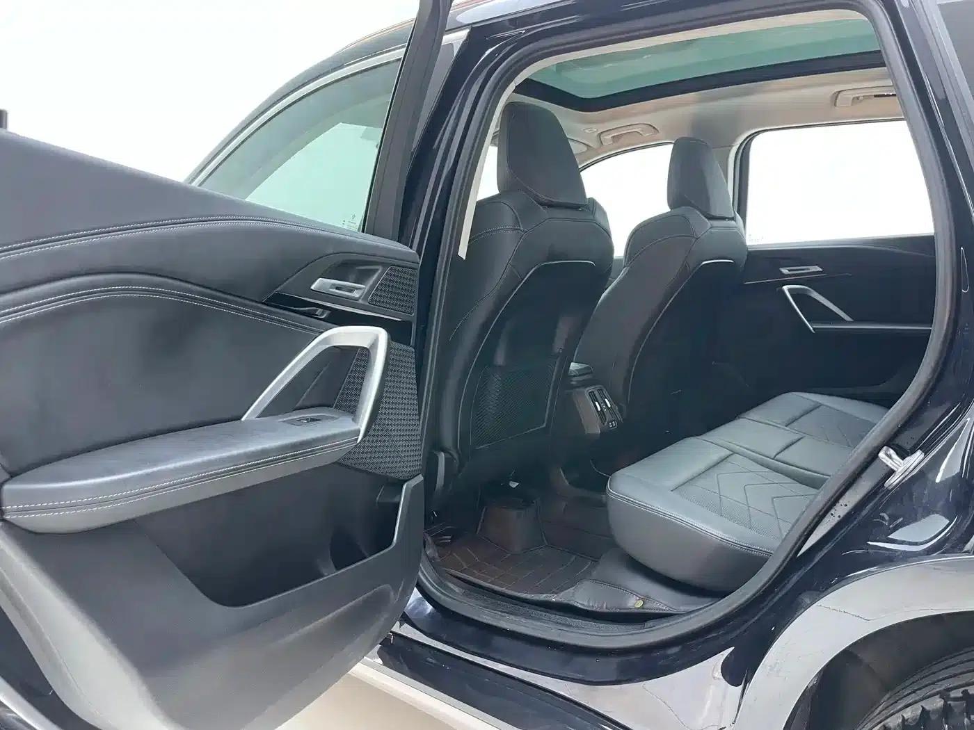 2023 BMW X1 sDrive20Li X Design Package — миниатюра 13