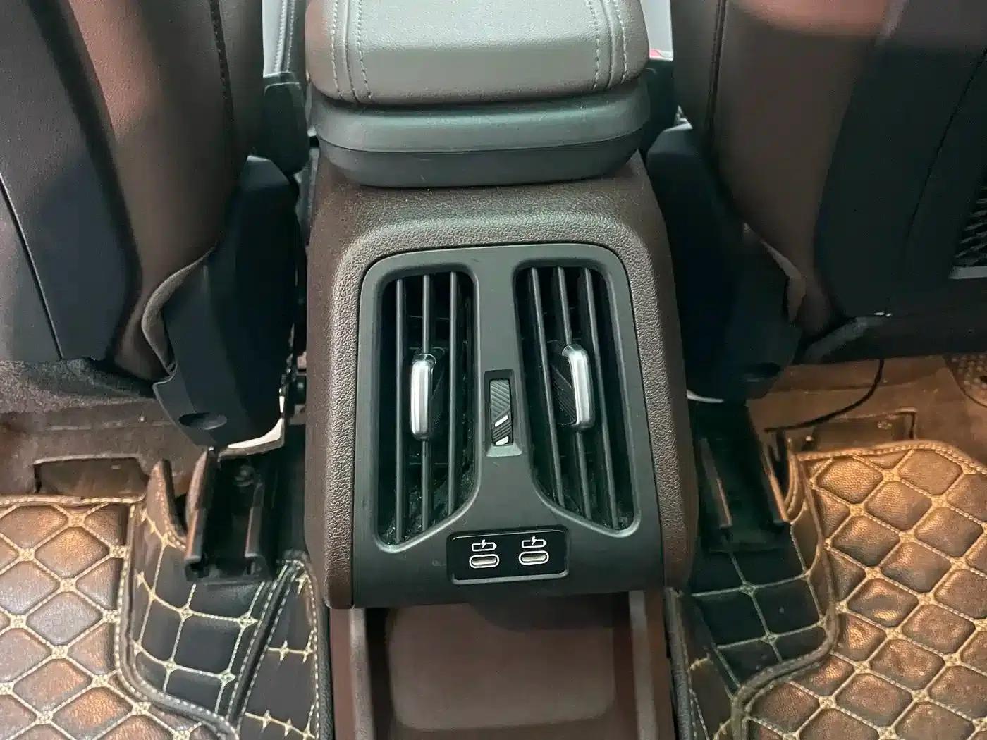 2023 BMW X1 sDrive20Li X Design Package — миниатюра 11