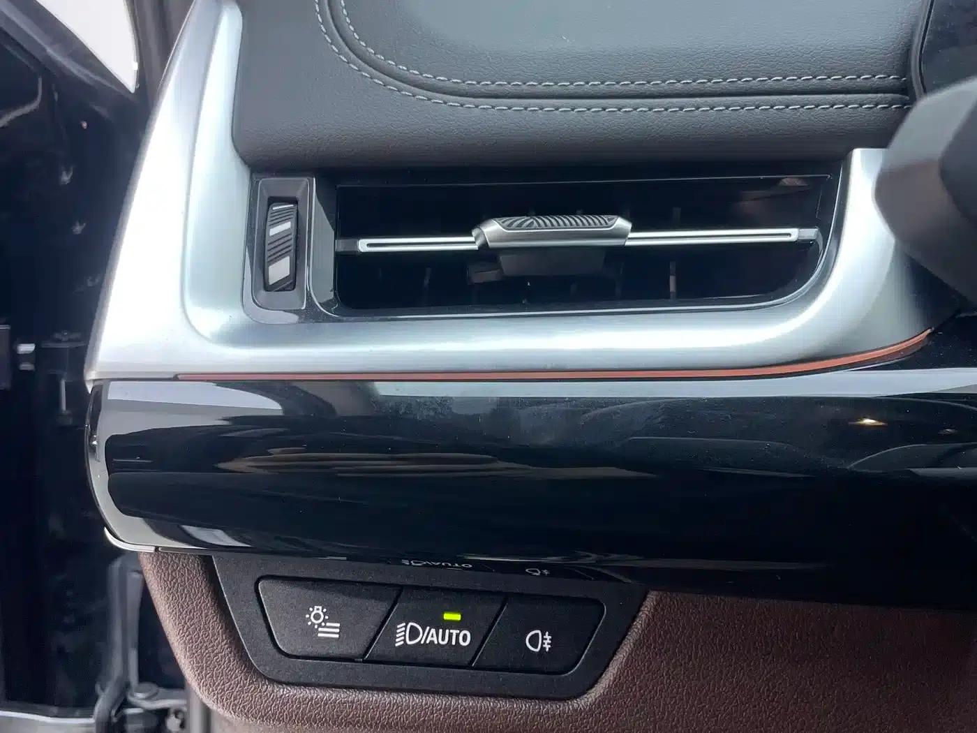 2023 BMW X1 sDrive20Li X Design Package — миниатюра 18