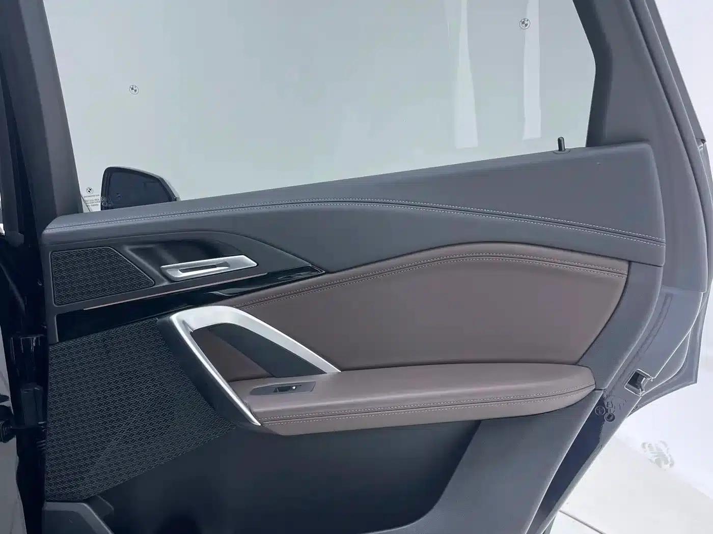 2023 BMW X1 sDrive20Li X Design Package — миниатюра 9