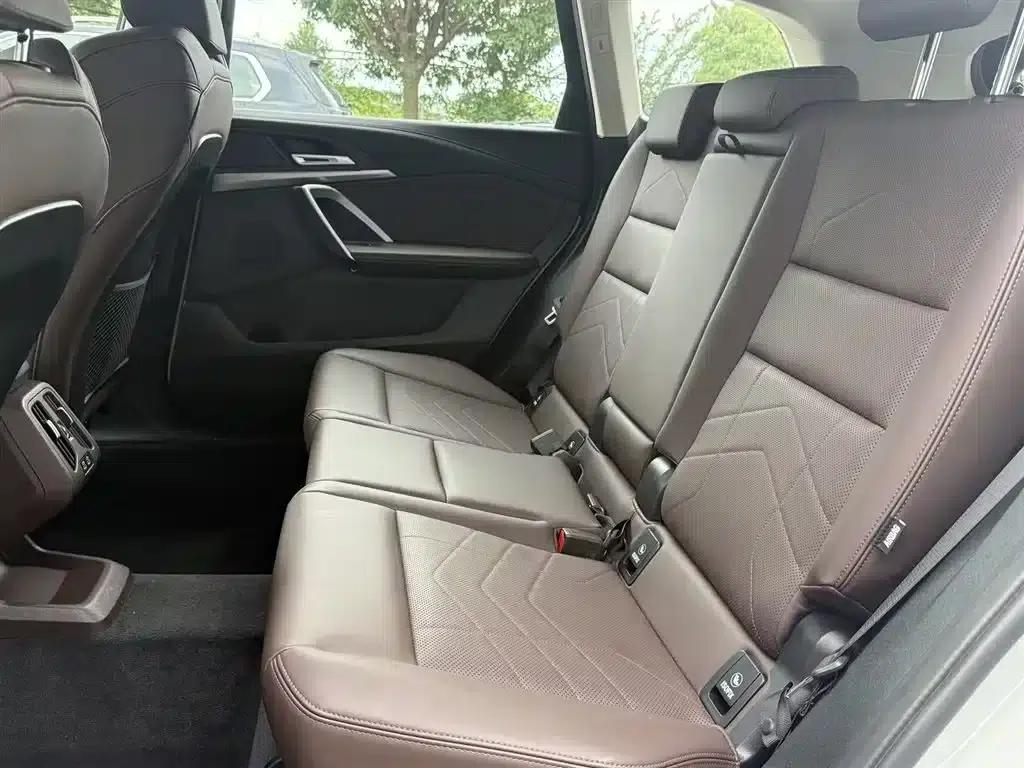 BMW X1 2023 sDrive25Li M Sport Package — миниатюра 11