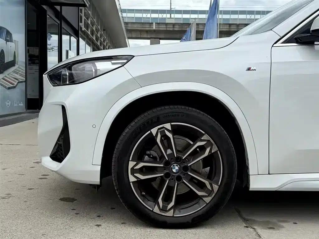 BMW X1 2023 sDrive25Li M Sport Package — миниатюра 6