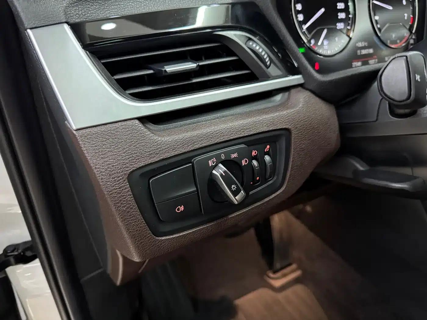 BMW X1 2022 sDrive20Li Fashion Edition — миниатюра 11