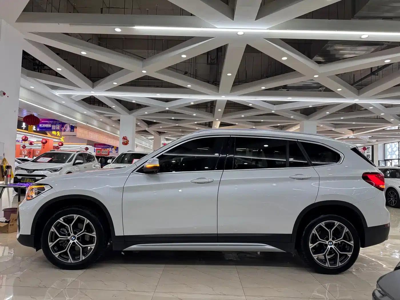 BMW X1 2022 sDrive20Li Fashion Edition — миниатюра 3
