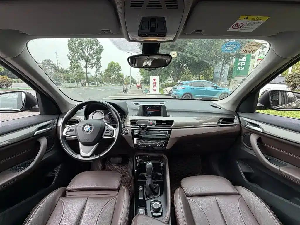 BMW X1 2018 sDrive18Li Premium — миниатюра 11
