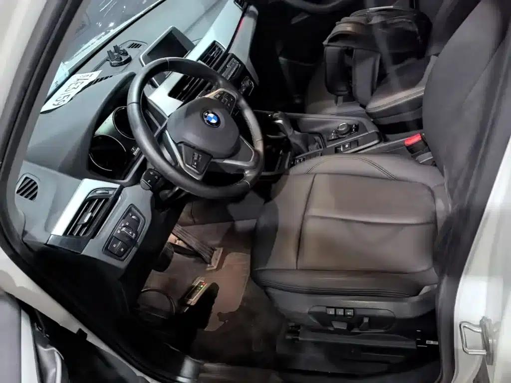 BMW X1 2019 sDrive20Li Leading Edition — миниатюра 15