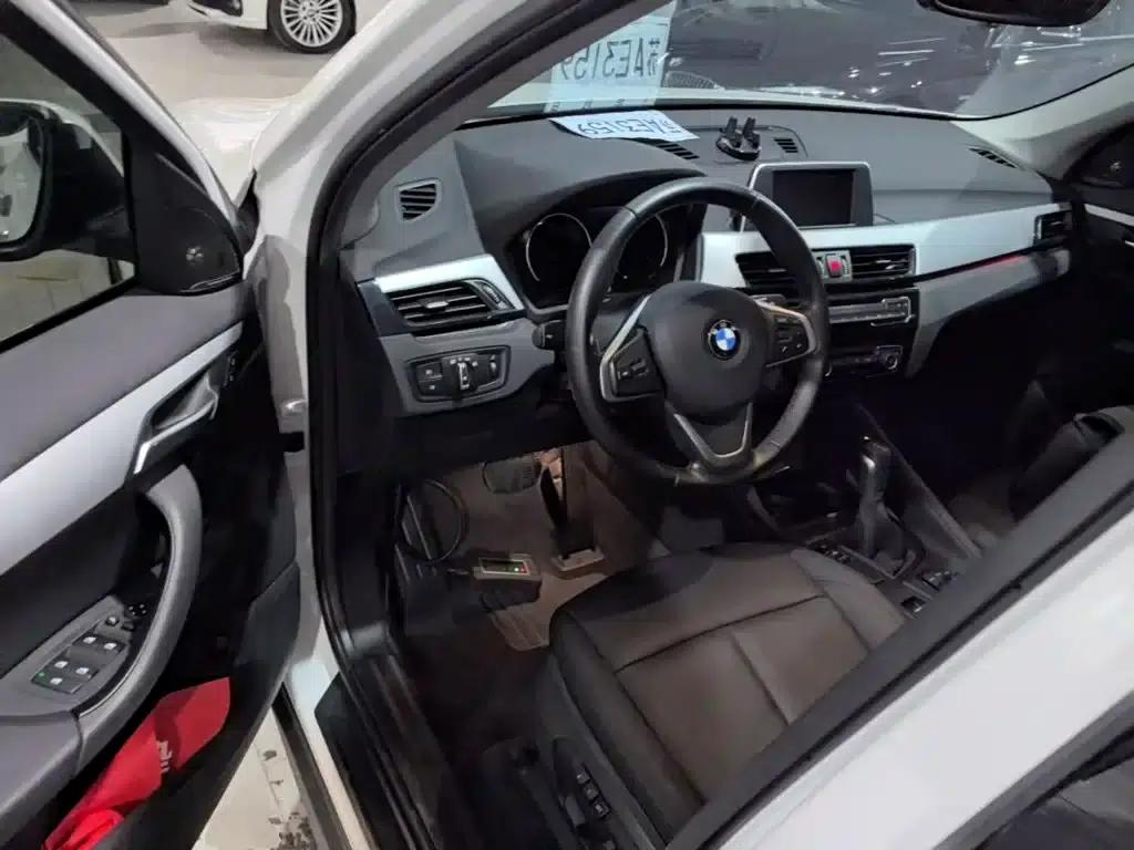 BMW X1 2019 sDrive20Li Leading Edition — миниатюра 16