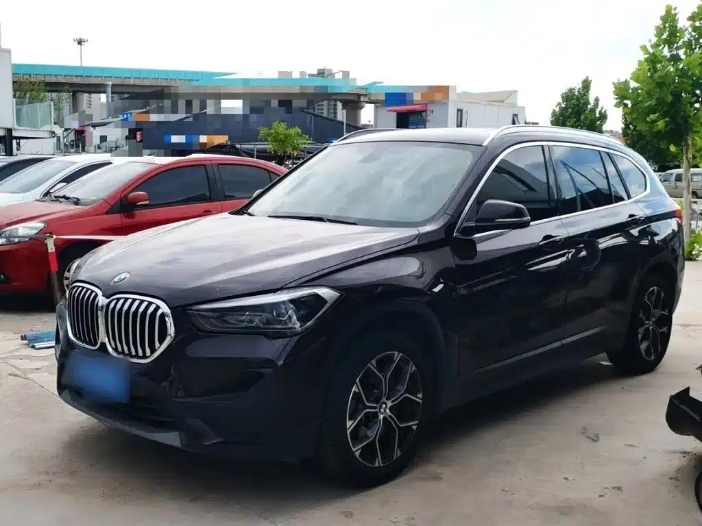 BMW X1 2020 sDrive25Li Leading Edition — миниатюра 2