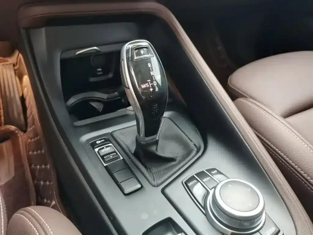 BMW X1 2020 sDrive25Li Leading Edition — миниатюра 14