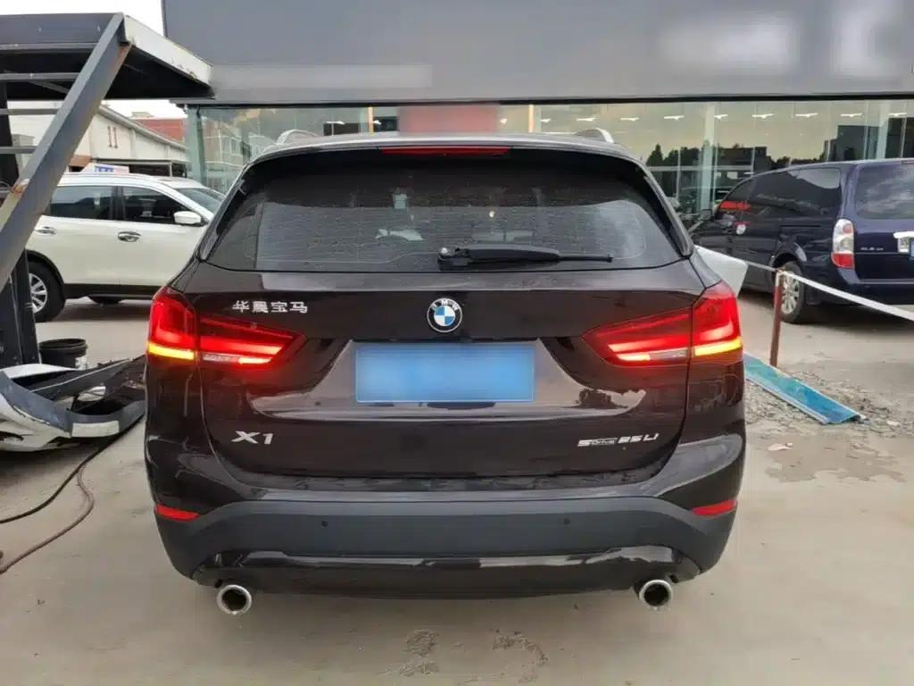 BMW X1 2020 sDrive25Li Leading Edition — миниатюра 6