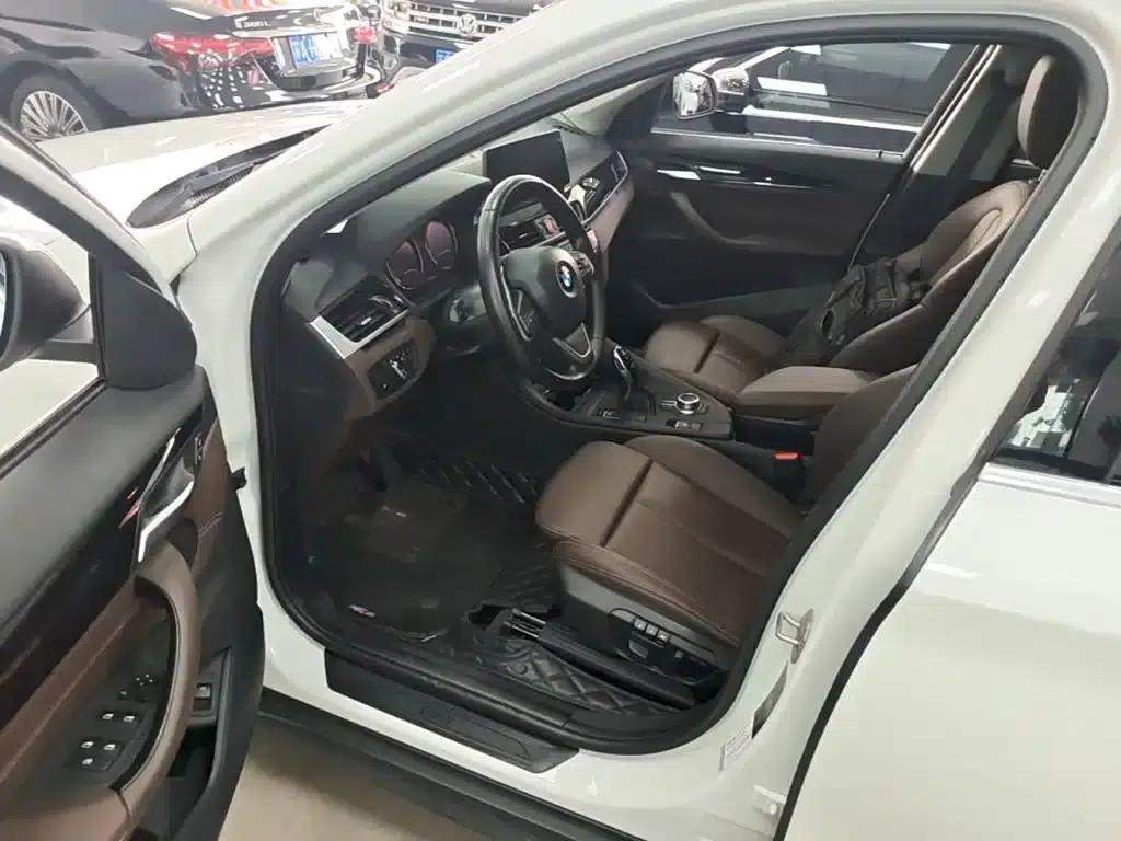 BMW X1 2020 sDrive25Li Leading Edition — миниатюра 16