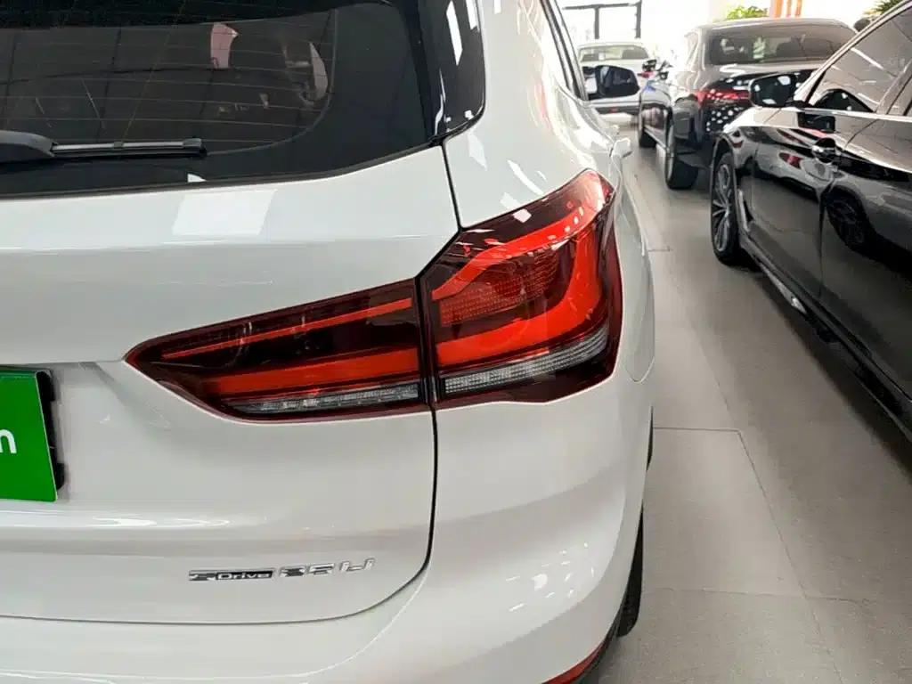 BMW X1 2020 sDrive25Li Leading Edition — миниатюра 8