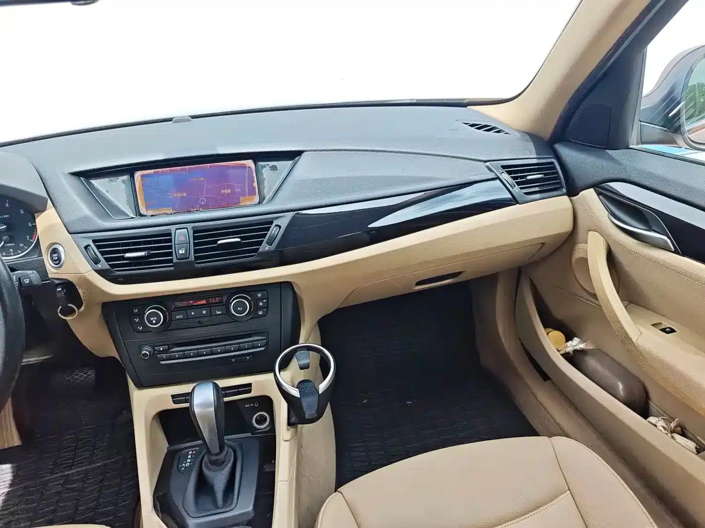 2010 BMW X1 Imported sDrive18i Luxury Model — миниатюра 11