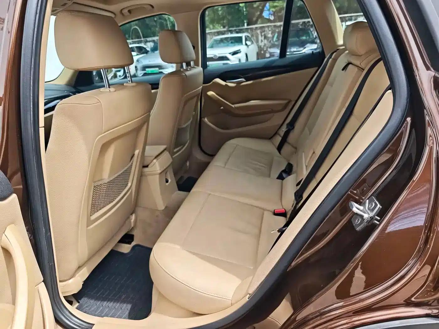 2010 BMW X1 Imported sDrive18i Luxury Model — миниатюра 16