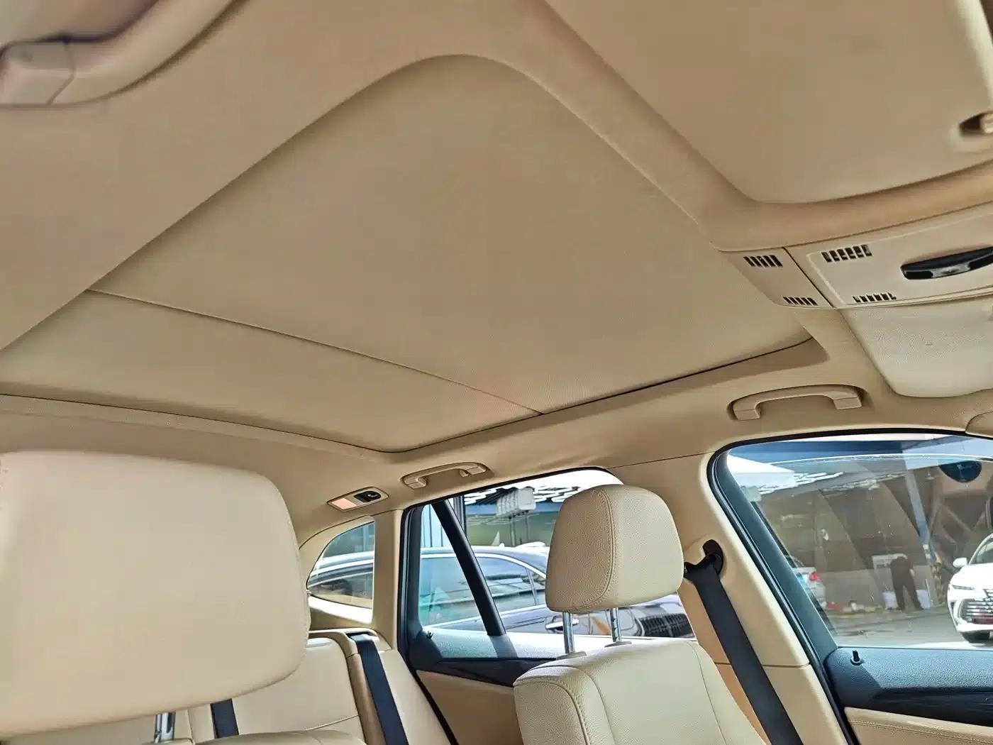 2010 BMW X1 Imported sDrive18i Luxury Model — миниатюра 17