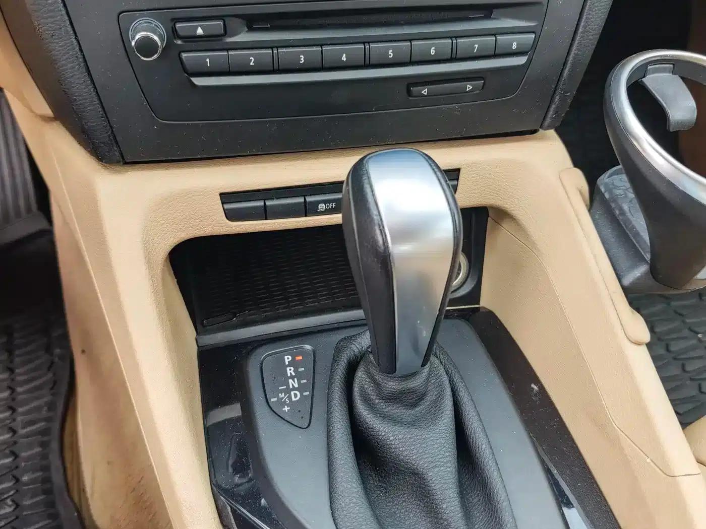 2010 BMW X1 Imported sDrive18i Luxury Model — миниатюра 18