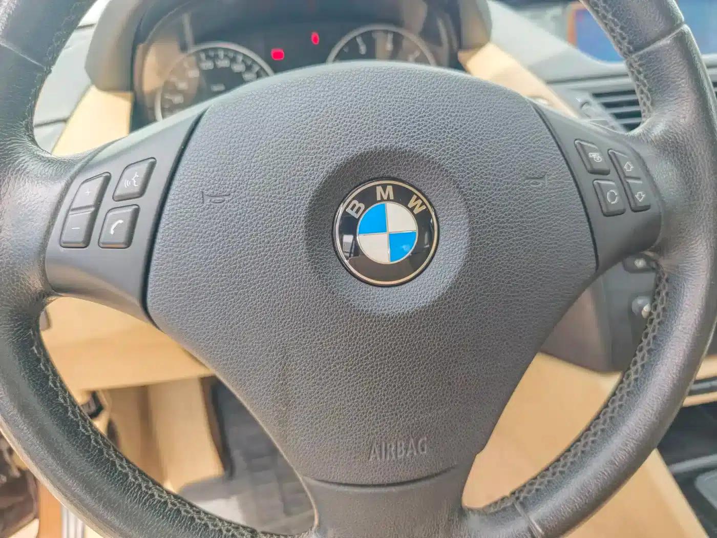 2010 BMW X1 Imported sDrive18i Luxury Model — миниатюра 19