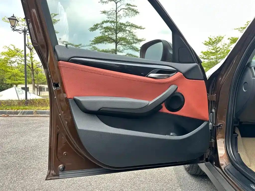 2012 BMW X1 Imported sDrive18i Luxury Model — миниатюра 4