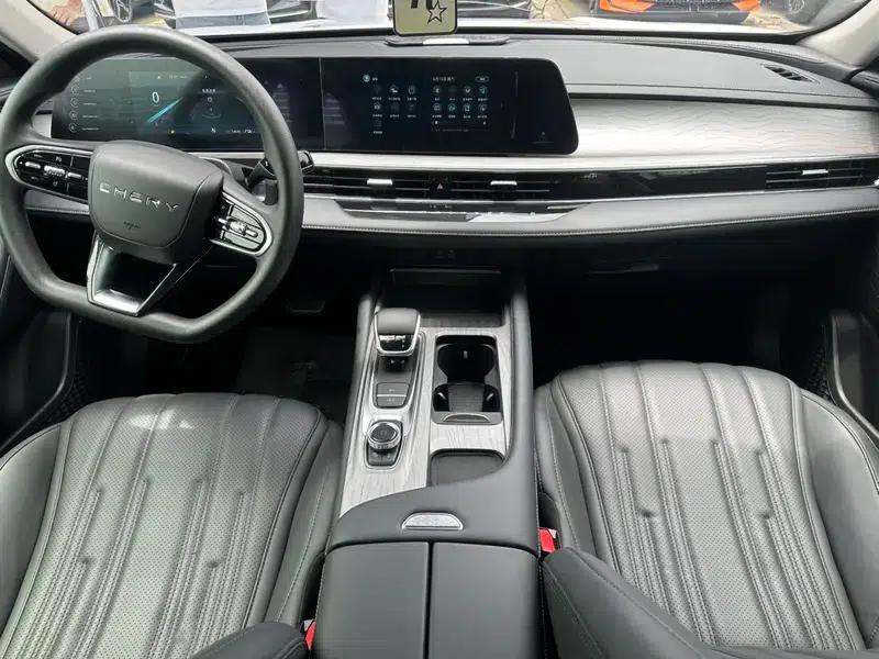 Fengyun A8 2023 1.5T Automatic Front-Wheel Drive 5-Seater Factory Custom Edition — миниатюра 11