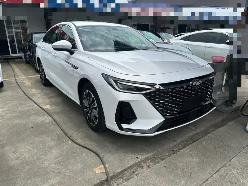 Fengyun A8 2023 1.5T Automatic Front-Wheel Drive 5-Seater Factory Custom Edition — миниатюра 3