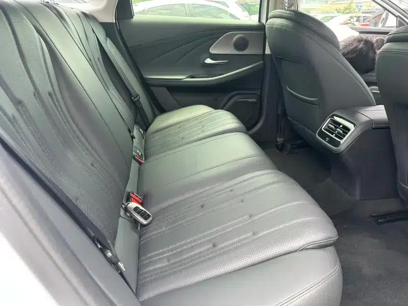 Fengyun A8 2023 1.5T Automatic Front-Wheel Drive 5-Seater Factory Custom Edition — миниатюра 8