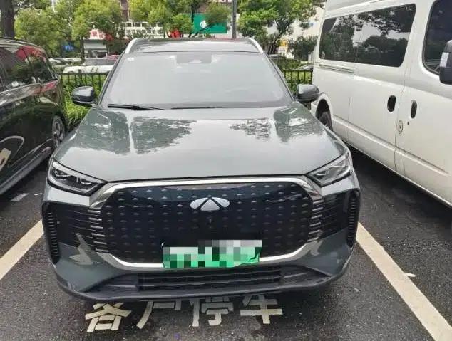 Fengyun T8 2025 1.5T 130km Premium Edition — миниатюра 2