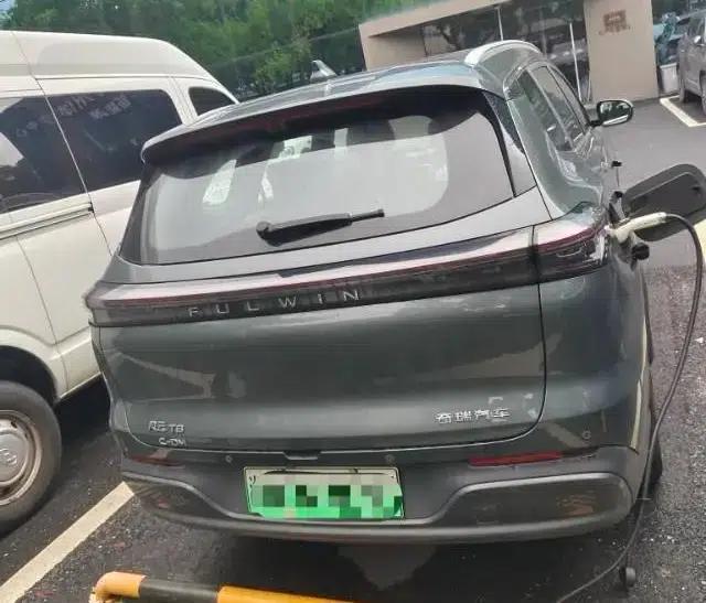 Fengyun T8 2025 1.5T 130km Premium Edition — миниатюра 5