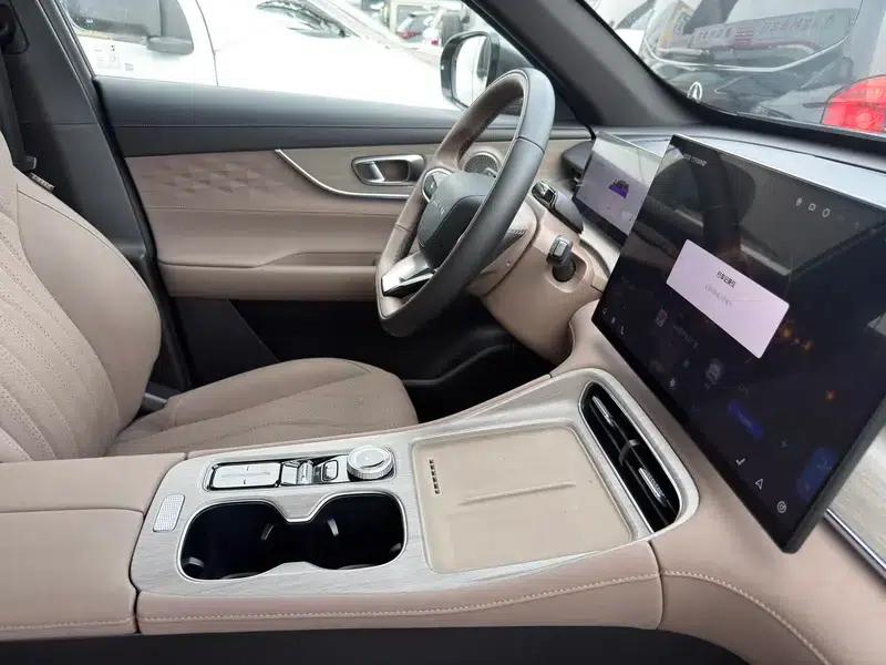 Fengyun T8 2025 1.5T 130km Premium Edition — миниатюра 17
