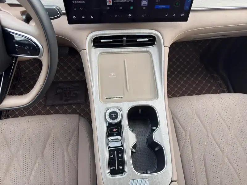 Fengyun T8 2025 1.5T 130km Premium Edition — миниатюра 9