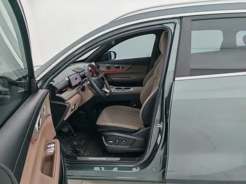 Fengyun T8 2025 1.5T 130km Premium Edition — миниатюра 17